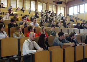 5zah9kwvlm_20-12-2017-studenti-vysokych-skol-predavali-zkusenosti-maturantum_1