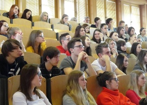 5zah9kwvlm_20-12-2017-studenti-vysokych-skol-predavali-zkusenosti-maturantum_1