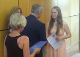 1-06-2018-predavani-maturitnich-vysvedceni-4-a-a-4-b_4.jpg