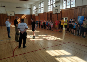 cgbupm9scb_9-04-2019-pres-bariery-s-policii_1