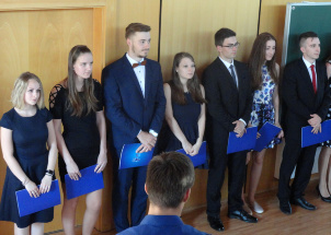 vv722uazuk_3-06-2019-predani-maturitnich-vysvedceni_1