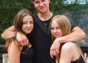 e7d10m2pom_21-06-2019-pres-ameriku-a-mexiko-do-karlstejna_1