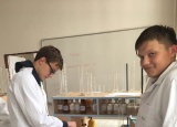 18-09-2017-poprve-v-chemicke-laboratori_4.jpg