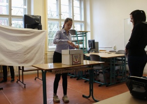 zsju7gu7mr_6-03-2018-druhe-kolo-studentskych-prezidentskych-voleb_1