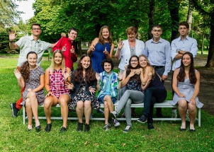 yth2kvsbmw_20-06-2018-fotografovani-trid-a-ucitelskeho-sboru_1