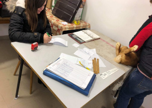 y8ajc61rb3_16-12-2018-studenti-vypomahali-pri-posuzovani-drobneho-zvirectva_1