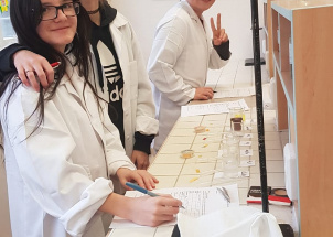 uhre4jn2nn_15-02-2019-1-a-v-laboratori_1