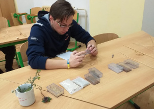 zlwmhxm626_25-03-2019-maturitni-poznavacka-nanecisto_1