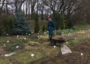 qb9x8r0g4i_11-04-2019-jarni-prace-na-botanicke-zahrade_1