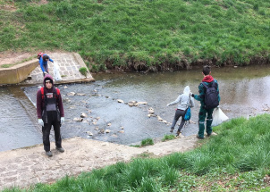 4t4gipxphl_12-04-2019-uklid-rakovnickeho-a-cerneho-potoka_1