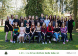 17-4-2019-fotografovani-trid-a-ucitelskeho-sboru_3.jpg