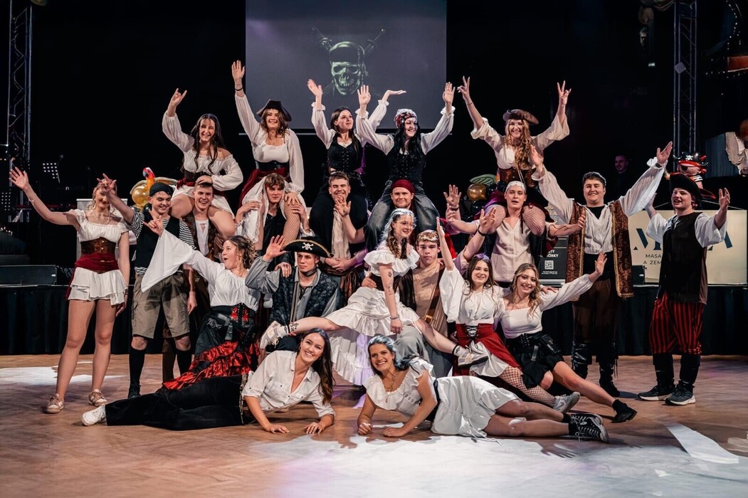 Maturitní ples 4. AG