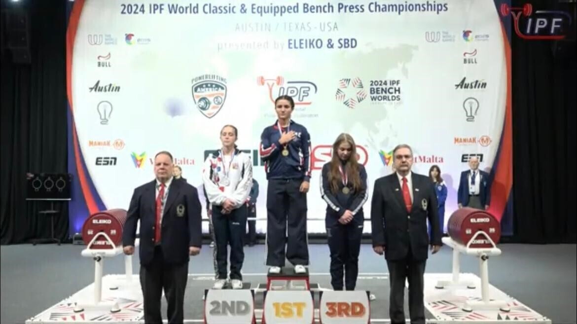 Studentka 2. L vícemistryní v bench pressu na MS v USA