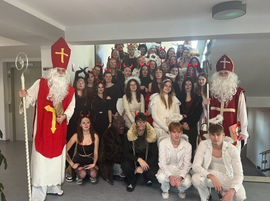 Sv. Mikuláš a jeho družina